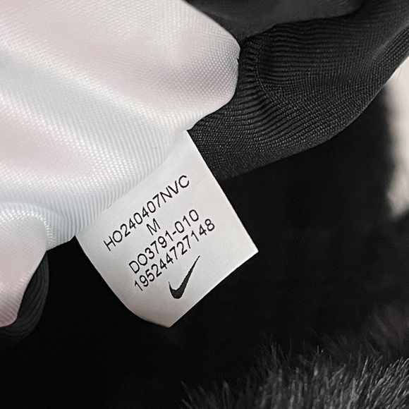 Nike Faux Fur Swoosh Jacket Women’s Medium - Picture 11 of 13